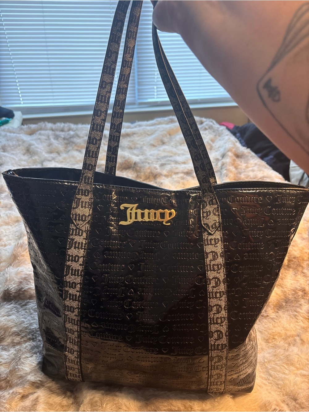 Vintage Y2K Juicy Couture Black Patent Logo Tote with Gold Juicy Plaque